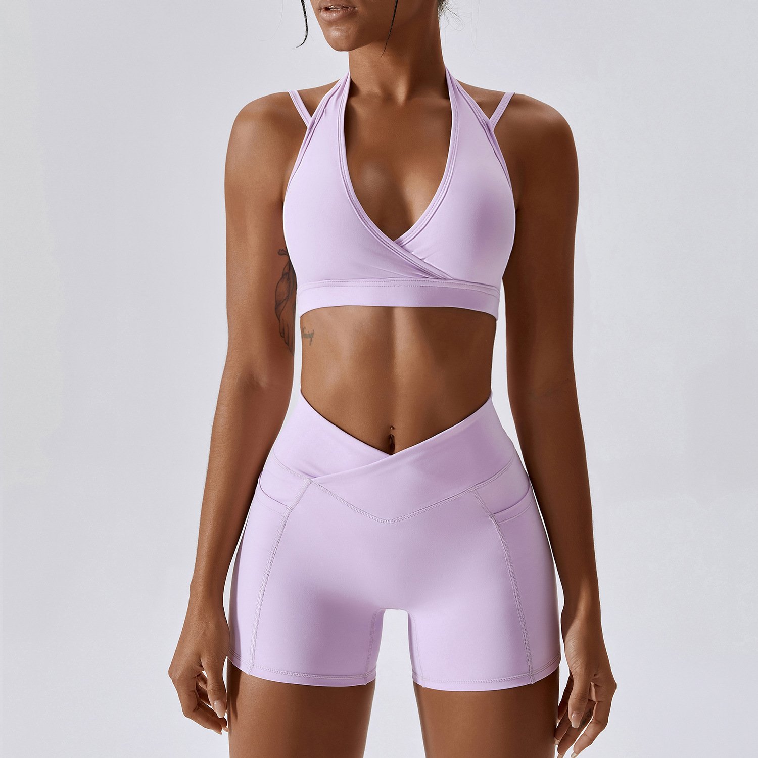 YIYI New Design Naked Feeling Sexy Girls Gym Fitness Sets High Waist Scrunch Butt Athletic Suits Wear Sports Bra And Shorts Sets