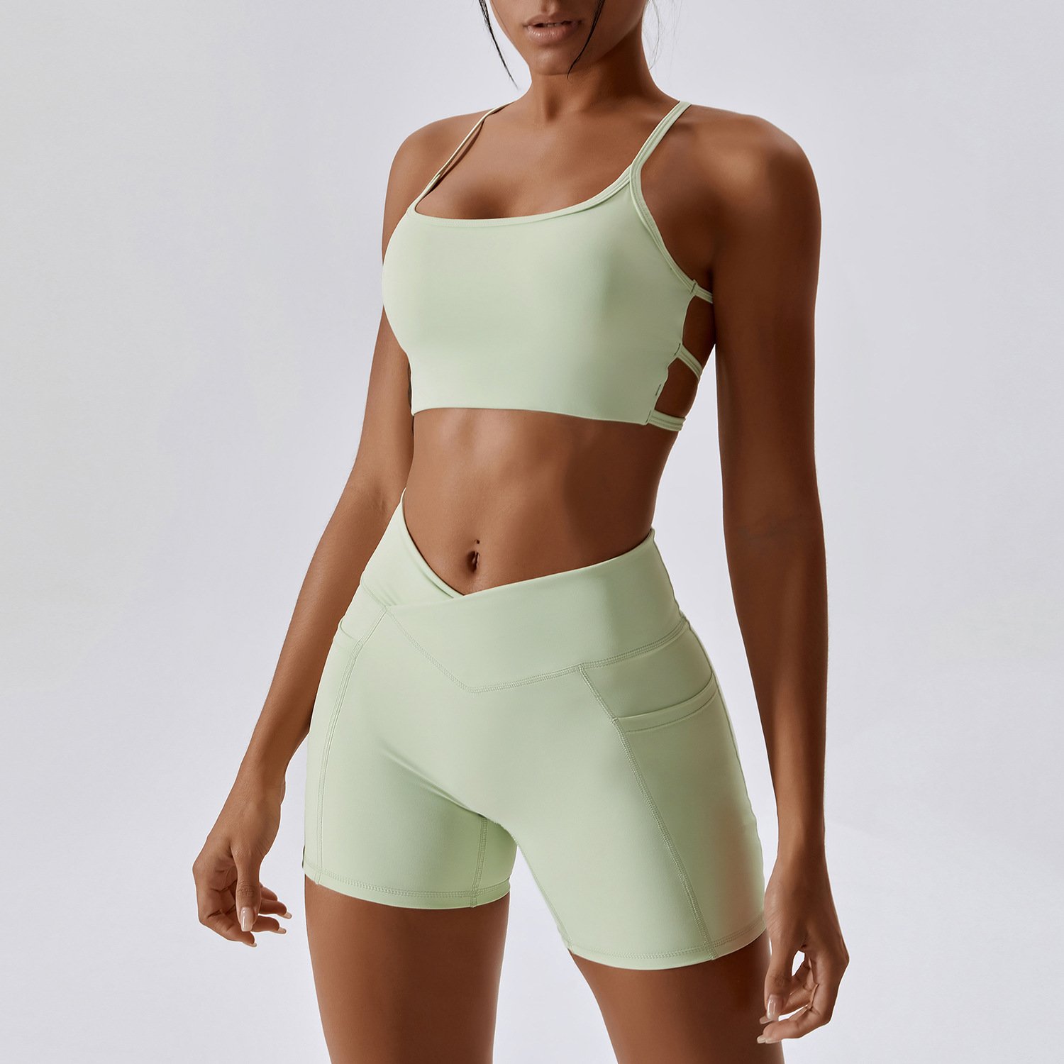 YIYI New Design Naked Feeling Sexy Girls Gym Fitness Sets High Waist Scrunch Butt Athletic Suits Wear Sports Bra And Shorts Sets