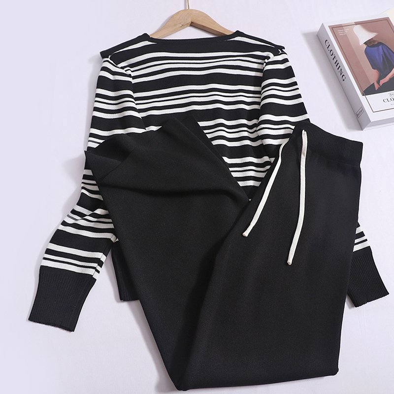 Wholesale 2024 Autumn New Fashionable Casual Drawstring Wide Leg Pants Lapel Zipper Striped Cardigan Women's Set
