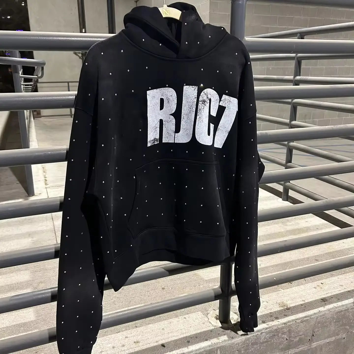 Custom No Strings Oversized Heavyweight Cotton Sweatshirt Rhinestone Screen Print Logo Boxy Fit Acid Wash Sun Faded Men Hoodies
