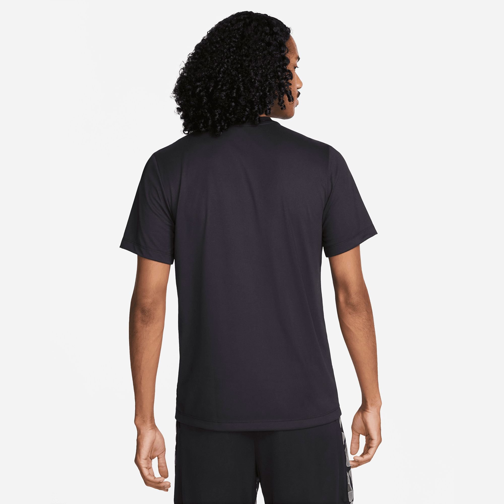 Black Men's Fitness T-Shirt: Experience Supreme Comfort with Soft Jersey Fabric and Relaxed Standard Fit