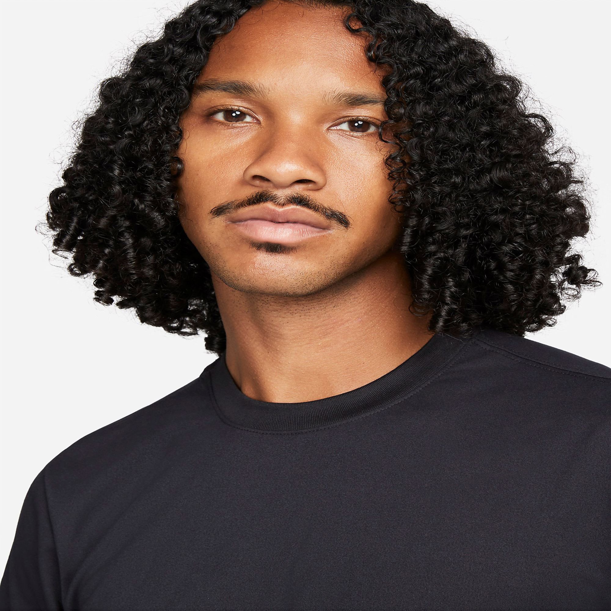 Black Men's Fitness T-Shirt: Experience Supreme Comfort with Soft Jersey Fabric and Relaxed Standard Fit