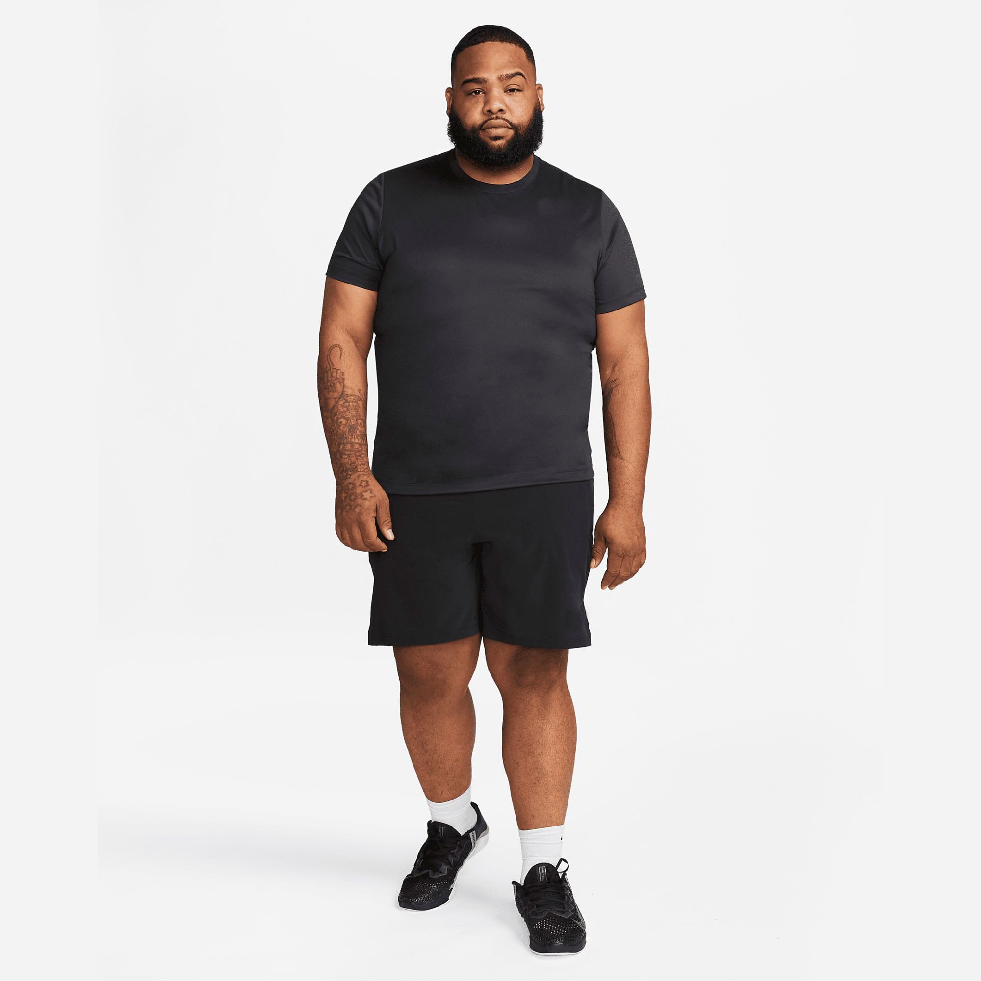 Black Men's Fitness T-Shirt: Experience Supreme Comfort with Soft Jersey Fabric and Relaxed Standard Fit
