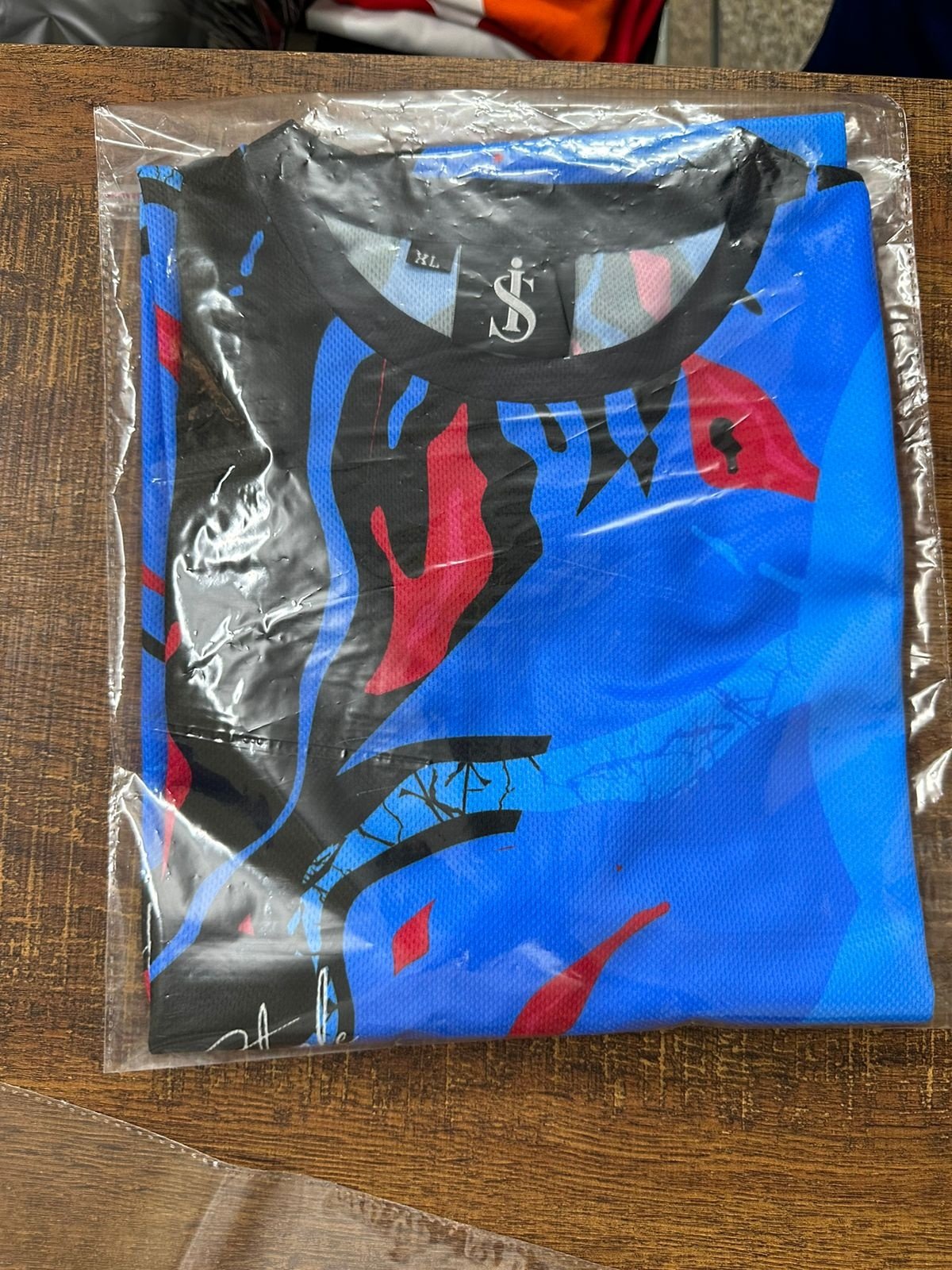 MENS T-SHIRT
