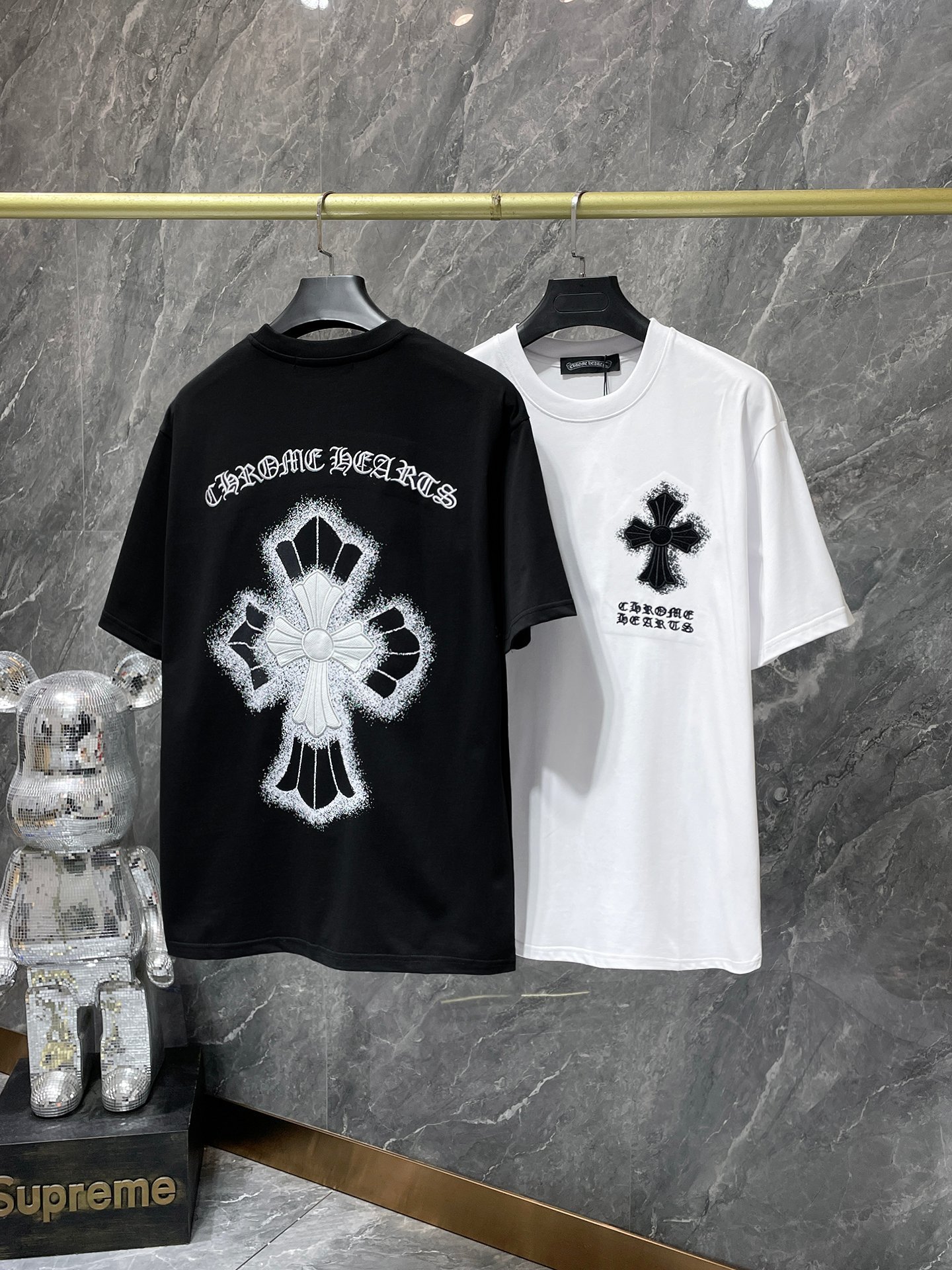 Wholesale Luxury Brand hearts chrome large horseshoe cross flower Sanskrit short-sleeved T-shirt men and women Custom