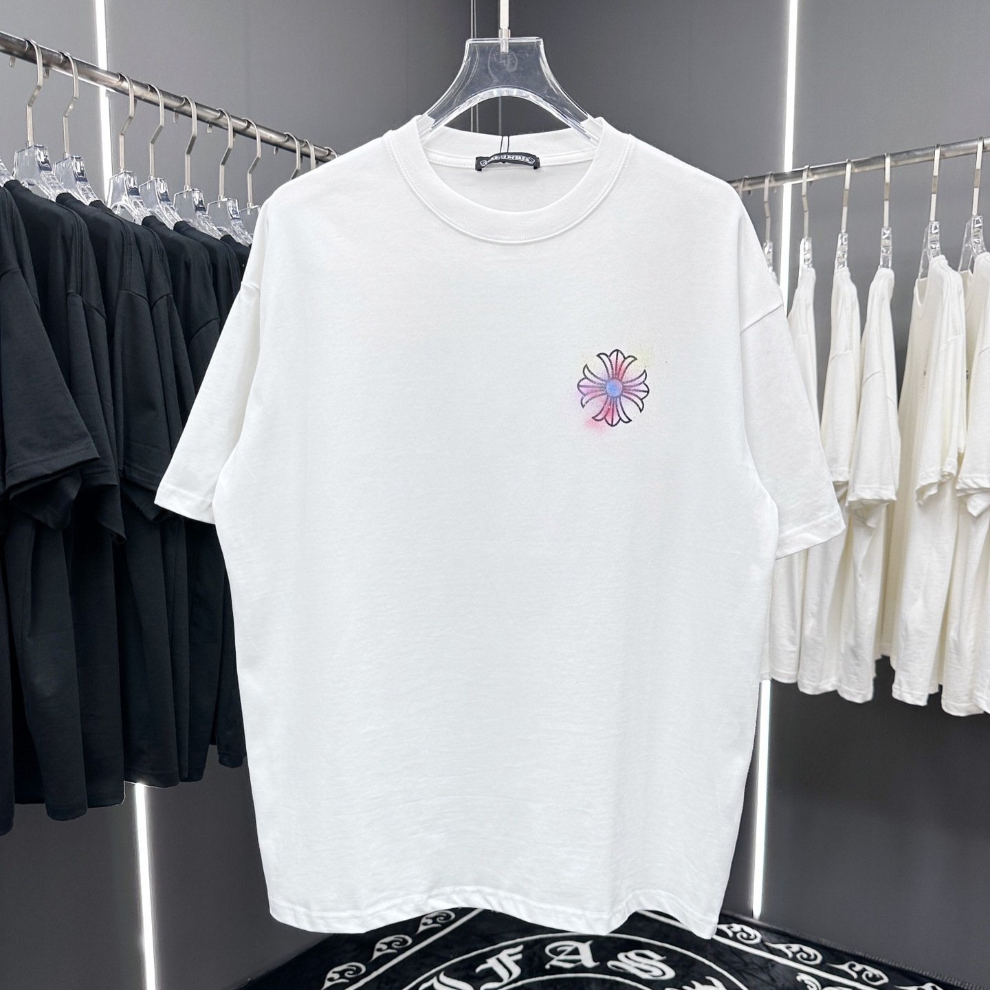 Wholesale 2024 New Luxury Brand Heart chrome embroidered Sanskrit cross airbrushed 100% cotton men and women sleeve T-shirt