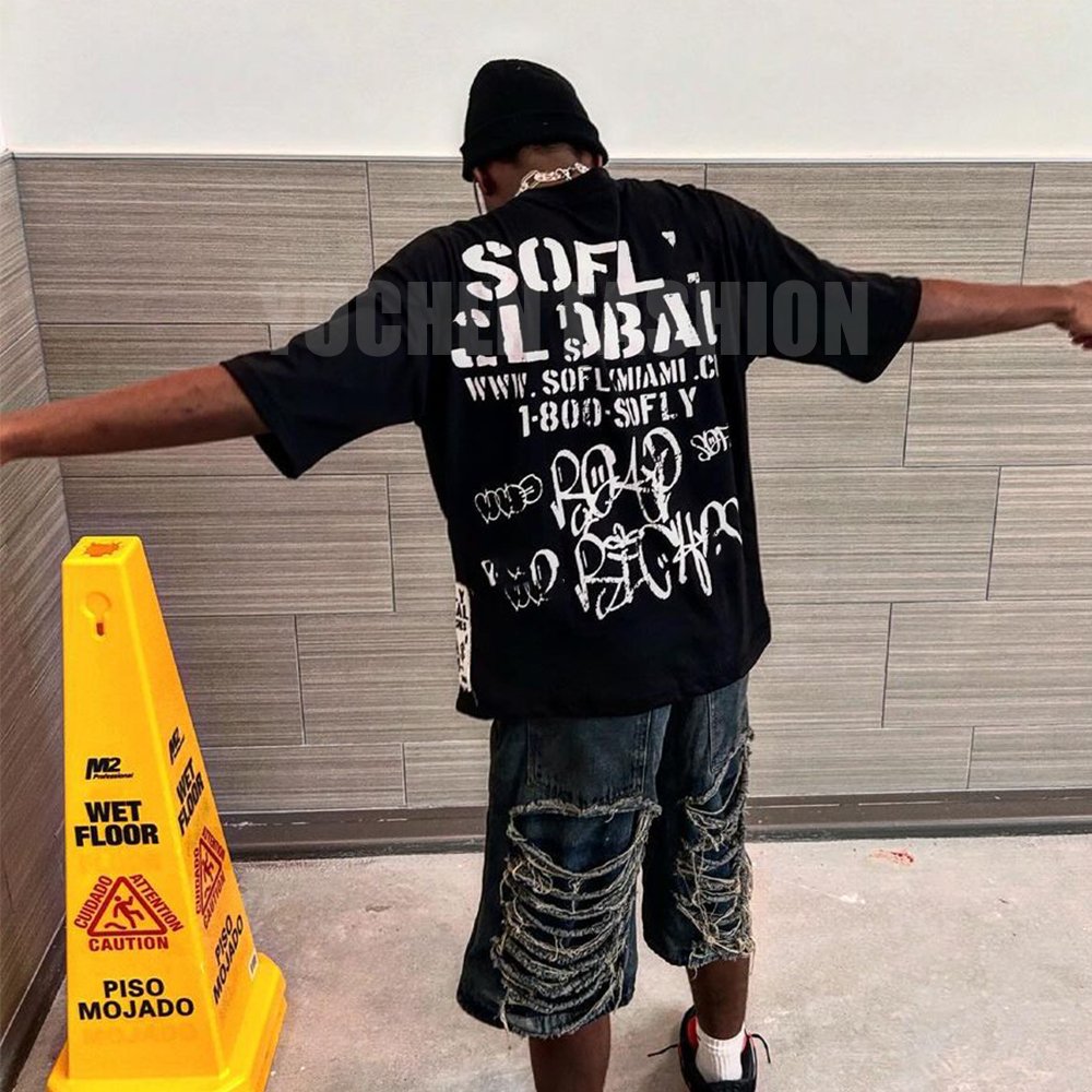 Custom Streetwear 300gsm Heavyweight Boxy Tshirt Screen Print Distressed Embroidery Patch Cropped Graphic T Shirt For Men