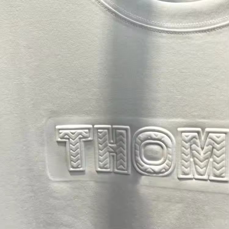 Custom 240 gsm Oversize Emboss Heavyweight Cotton Man Graphic T Shirts 3D Embossed Printing Embossed Blank T-Shirt For Men
