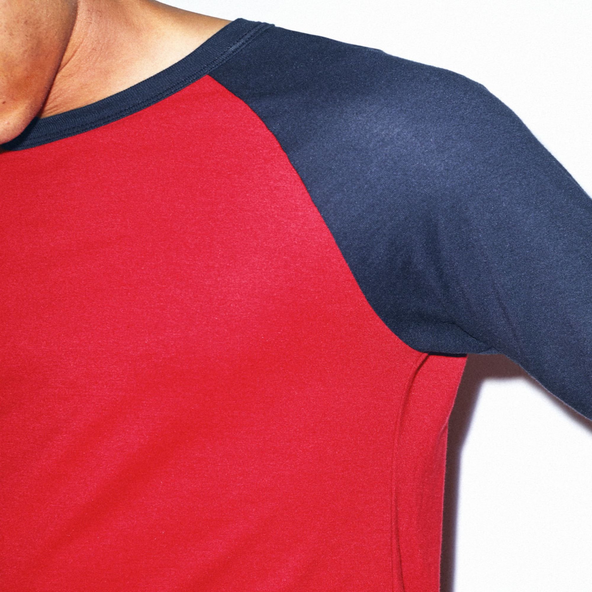Ultrasoft 50% Cotton 50% Polyester Slim Fit Lightweight Red & Navy Baseball Raglan 3/4 Sleeve T-Shirt: 200 gsm