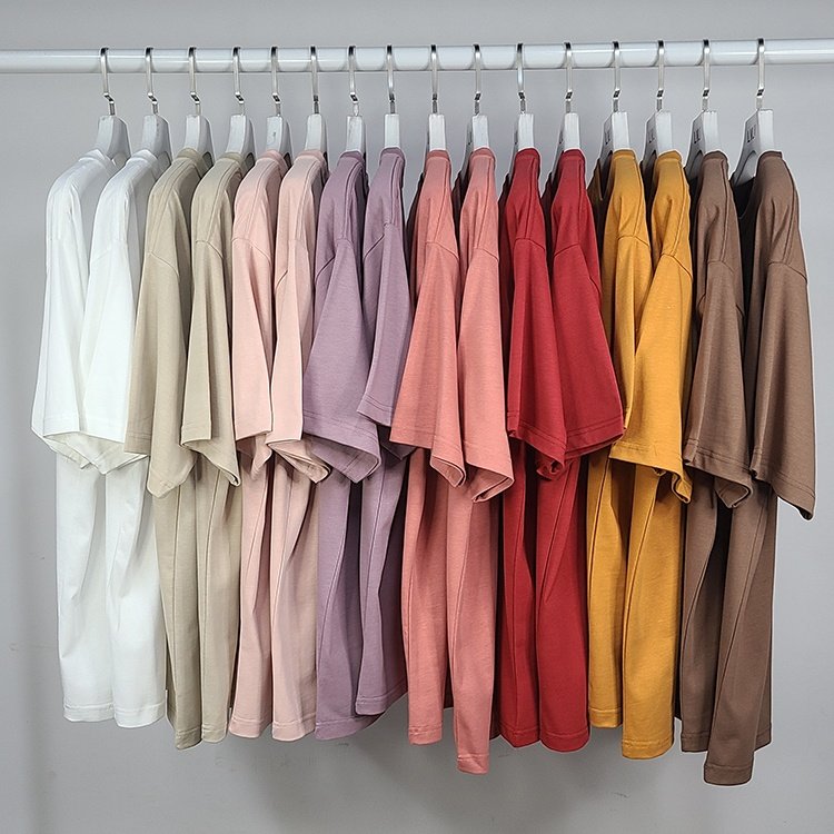 Wholesale Hot Style 100% cotton 200gsm 35 colors men women unisex customizable blank casual t shirt men's t-shirt