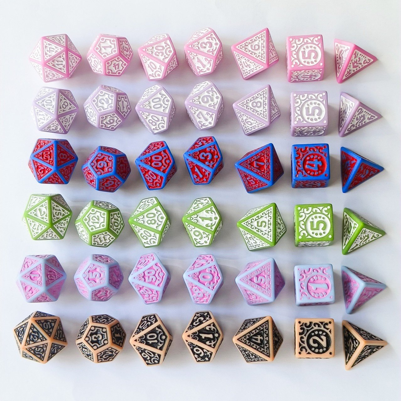Retro Hollow Pattern Polyhedral DND Dice Vivid Colorful RPG Acrylic Dice Set for Role Playing Game