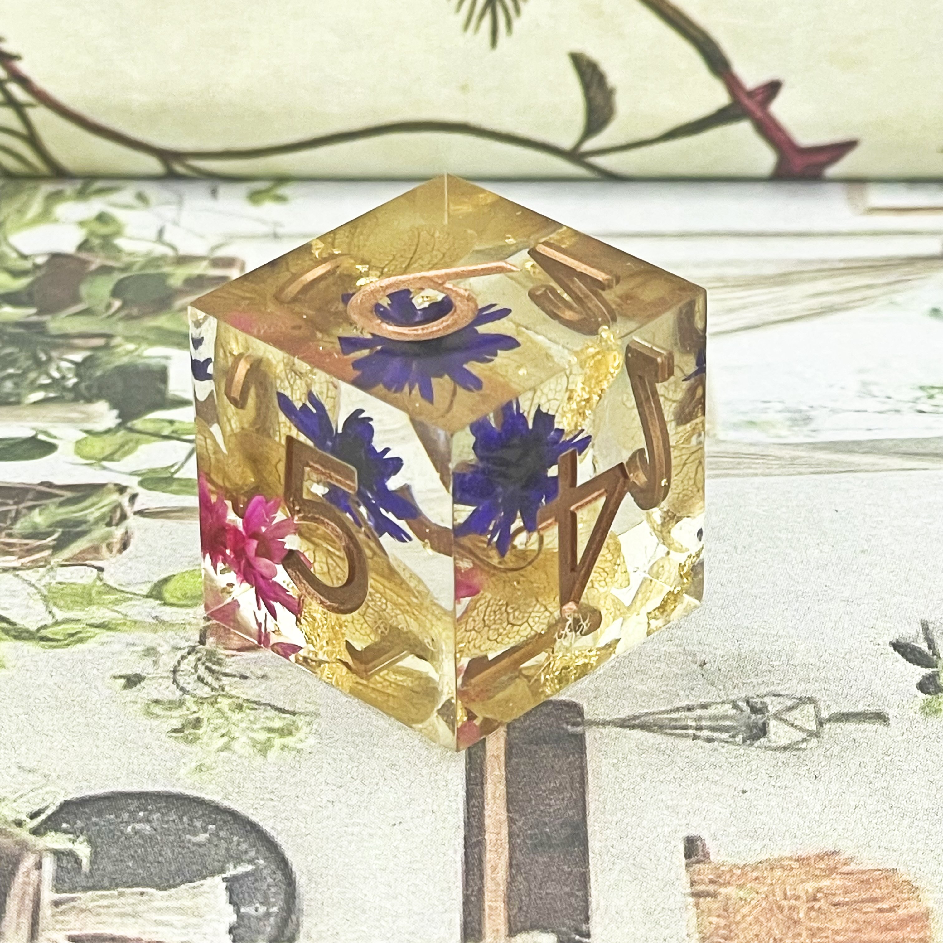 New polyhedral Dungeons & Dragons pointy corner resin flower dice set custom board game