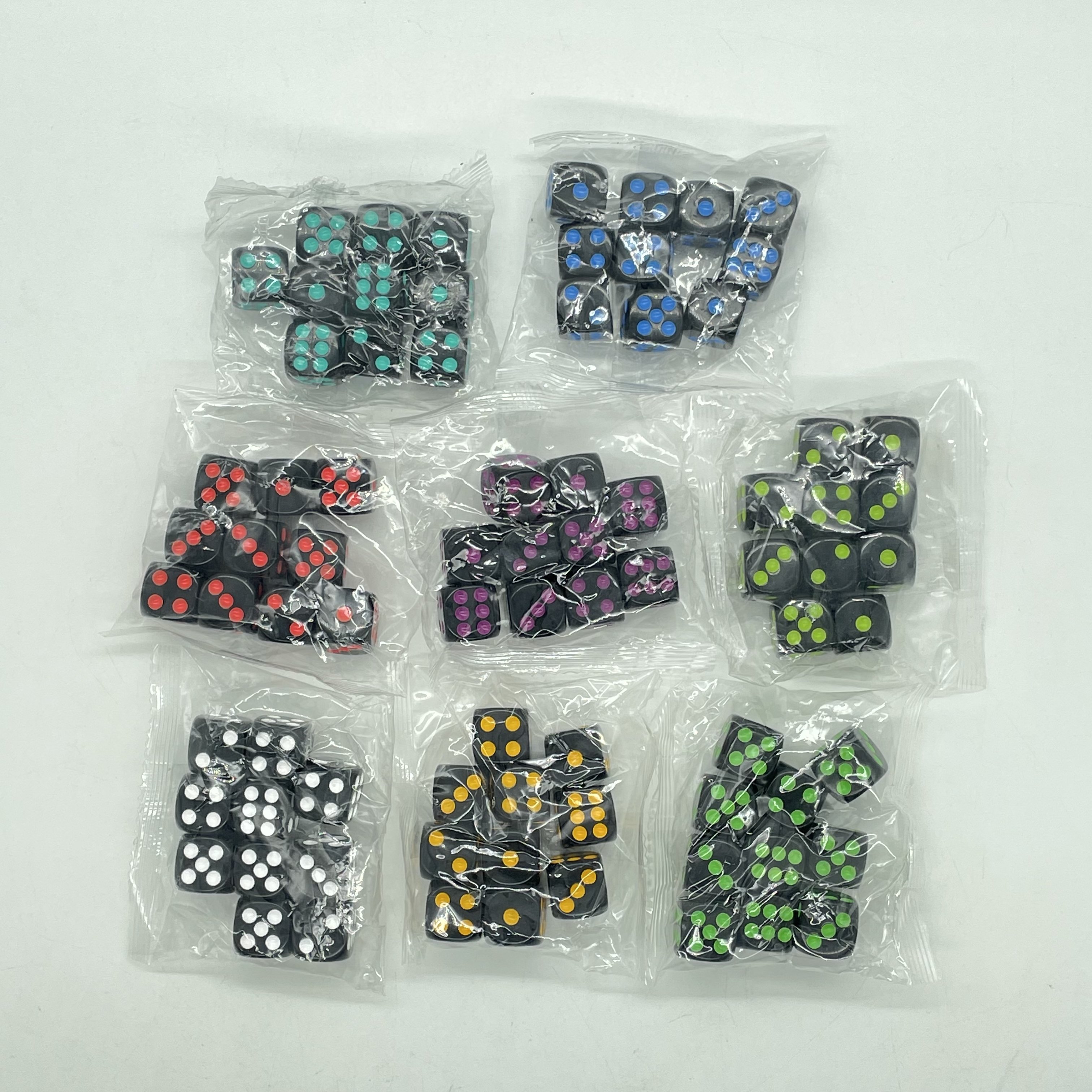 Factory Direct Sales Solid Black Rounded 6 Sided Engraved Acrylic Colored 16MM Dot Dice For Poker Playing Games