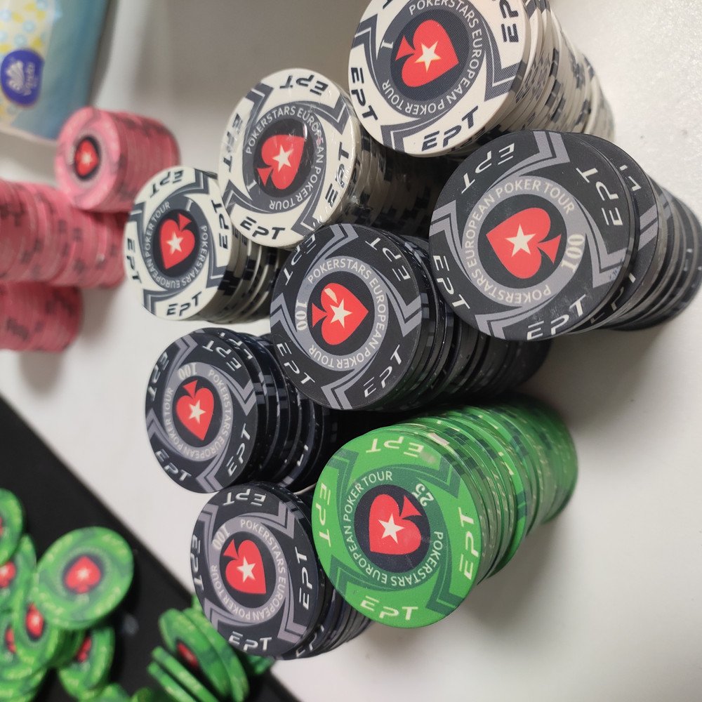 Factory Cheap Poker Chips Set EPT/WPT Ceramic 10 Gram Chips Customized Logo