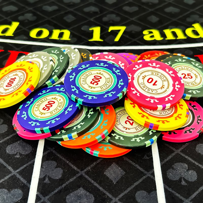 Free design and sample 10g ceramic poker chips tournament 39mm custom logo from China manufacturers for casino poker game