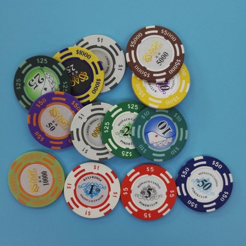 popular design 13.5-14g clay poker chips US dollar casino club bar poker chips for sale
