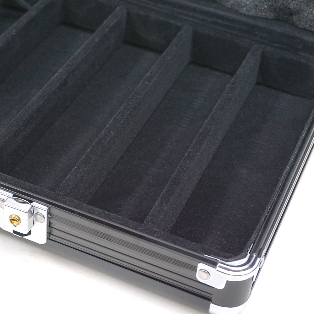 High Quality Black 500 pcs Aluminum Case Casino Clay Poker Chip Set Includes full set of gambling accessories Clay Chip Set