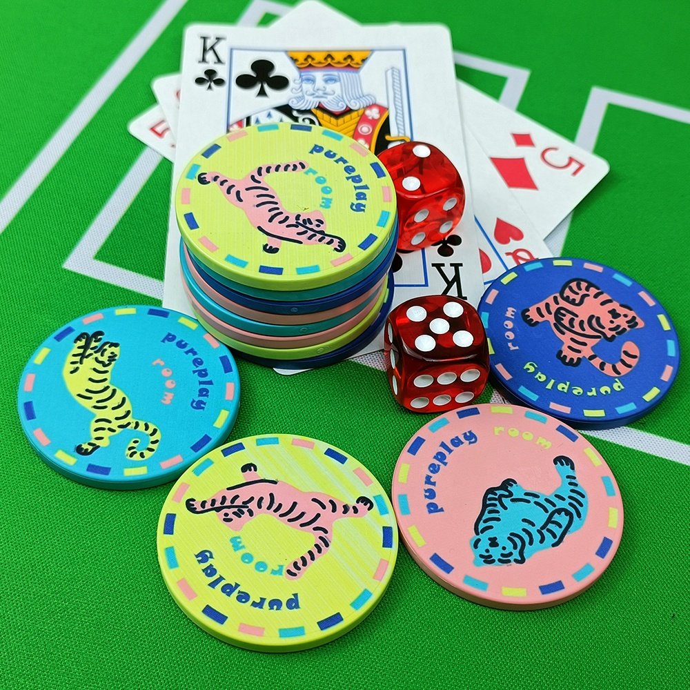 Professional 10g plain ceramic poker chips 39mm colors casino top grade with no moq Tiger logo custom for European poker tour
