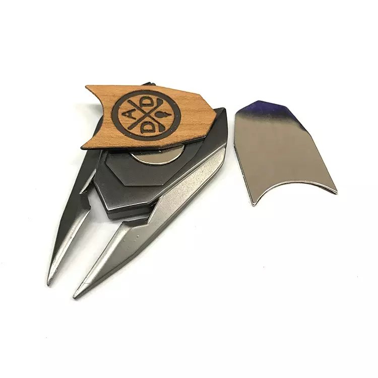 Custom Logo Golf Divot Tool Hat Clip Poker Chip Golf Ball Marker and Single Prong Divot Tool Shield
