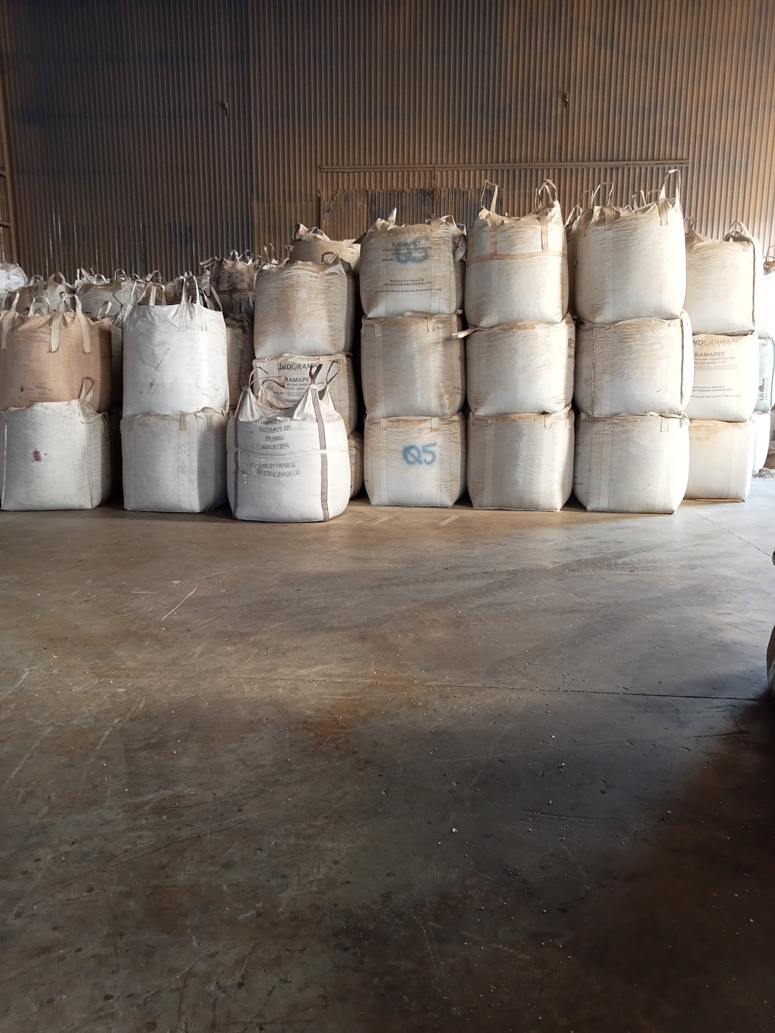 Shiitake mushroom cultivation material - sawdust powder, wood chips - Good price from Vietnam