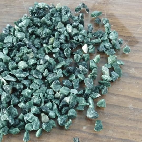 Eco friendlies green color marble chips and aggregate pea gravels with water wash dry and clean marble chips chips price per ton