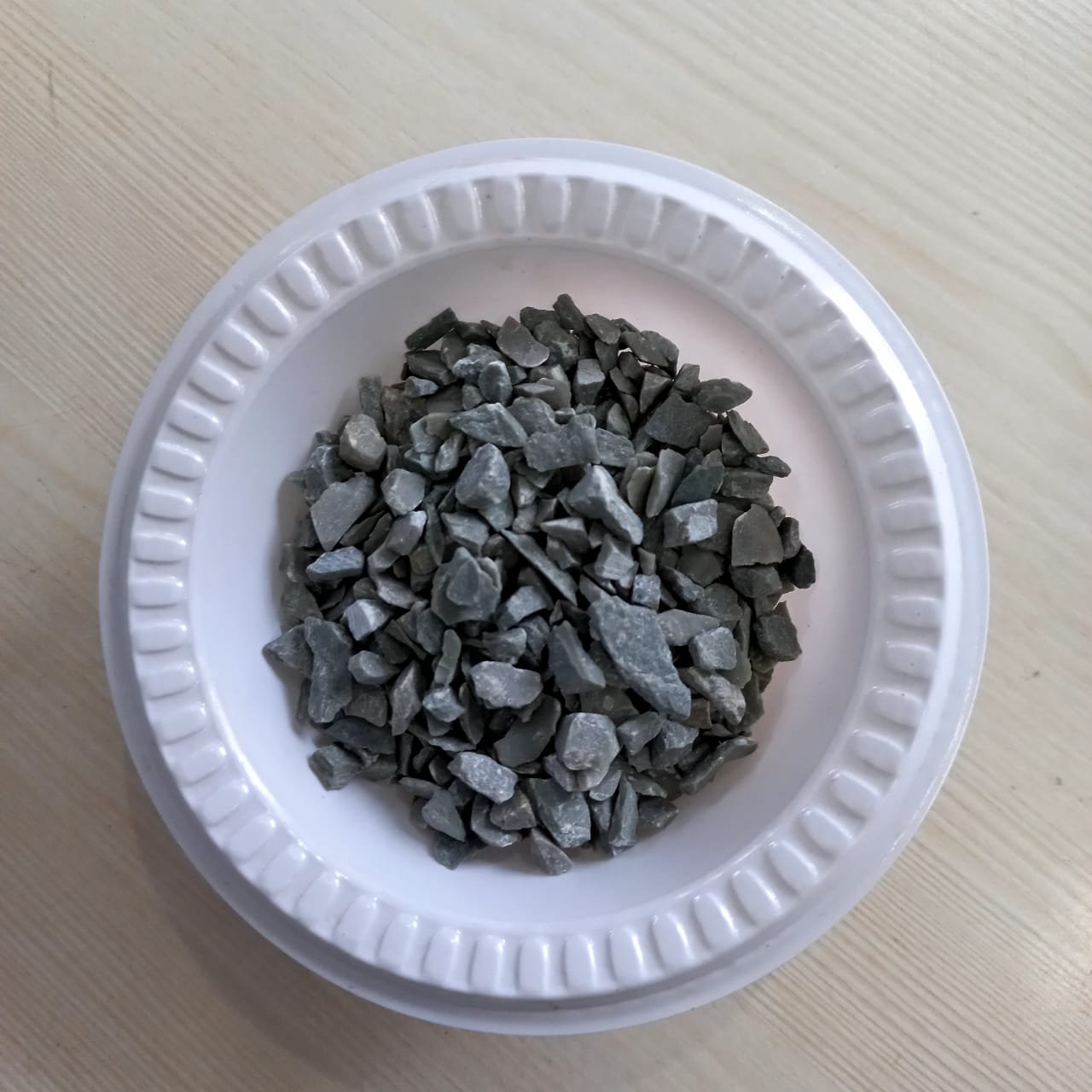 Eco friendlies green color marble chips and aggregate pea gravels with water wash dry and clean marble chips chips price per ton