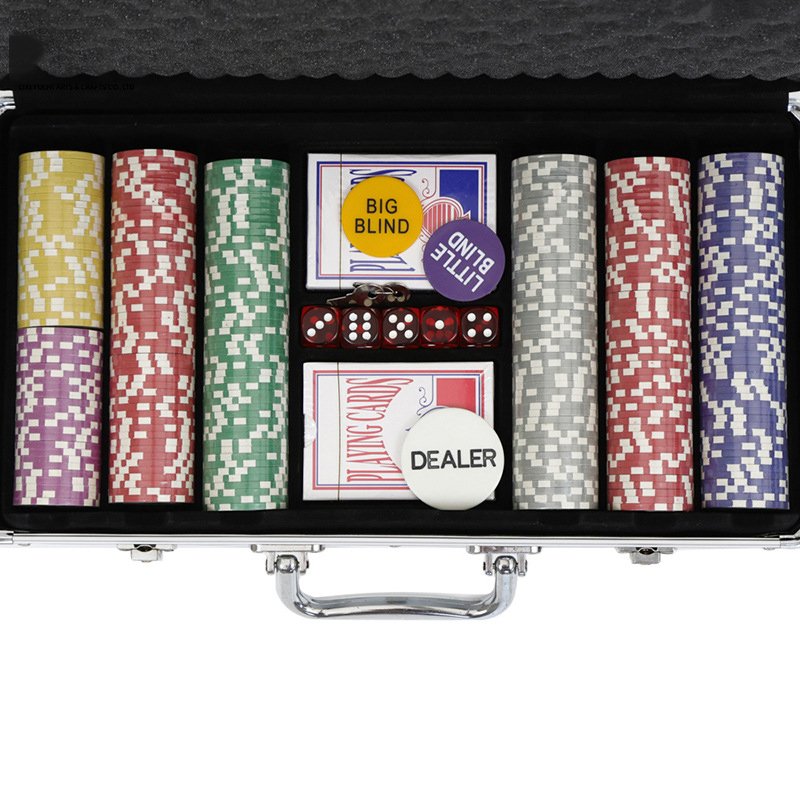 300 pcs Pieces Plastic Texas Hold'em Poker Chips Set With Aluminum Case