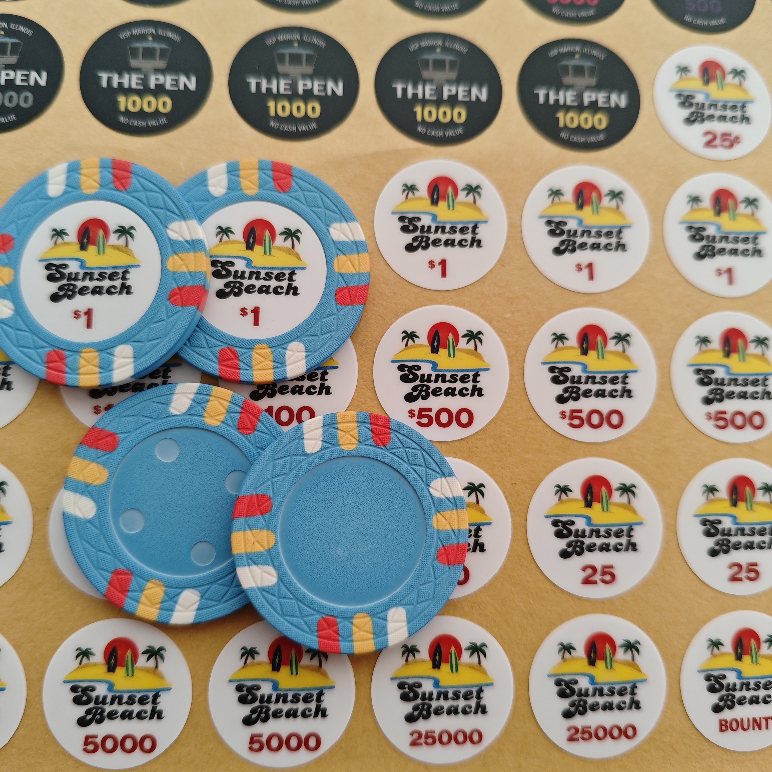 Professional casino quality pvc plastic labels stickers inlay abs clay or ceramic poker chips