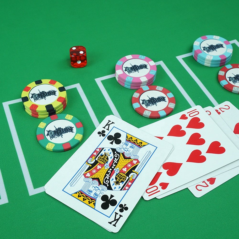 Professional customised 39mm ceramic poker chips 10g custom logo with no value 1000pcs chips in a carton for gambling products