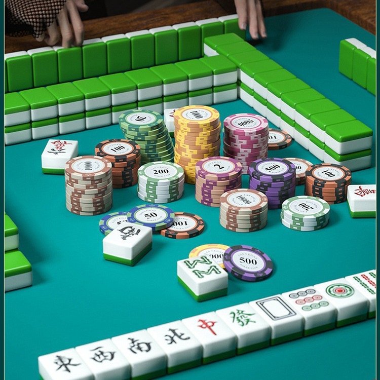 Wholesale High Quality Custom Made Poker Chips Clay Poker Casino Chips 40mm Manufacturing Poker Chips