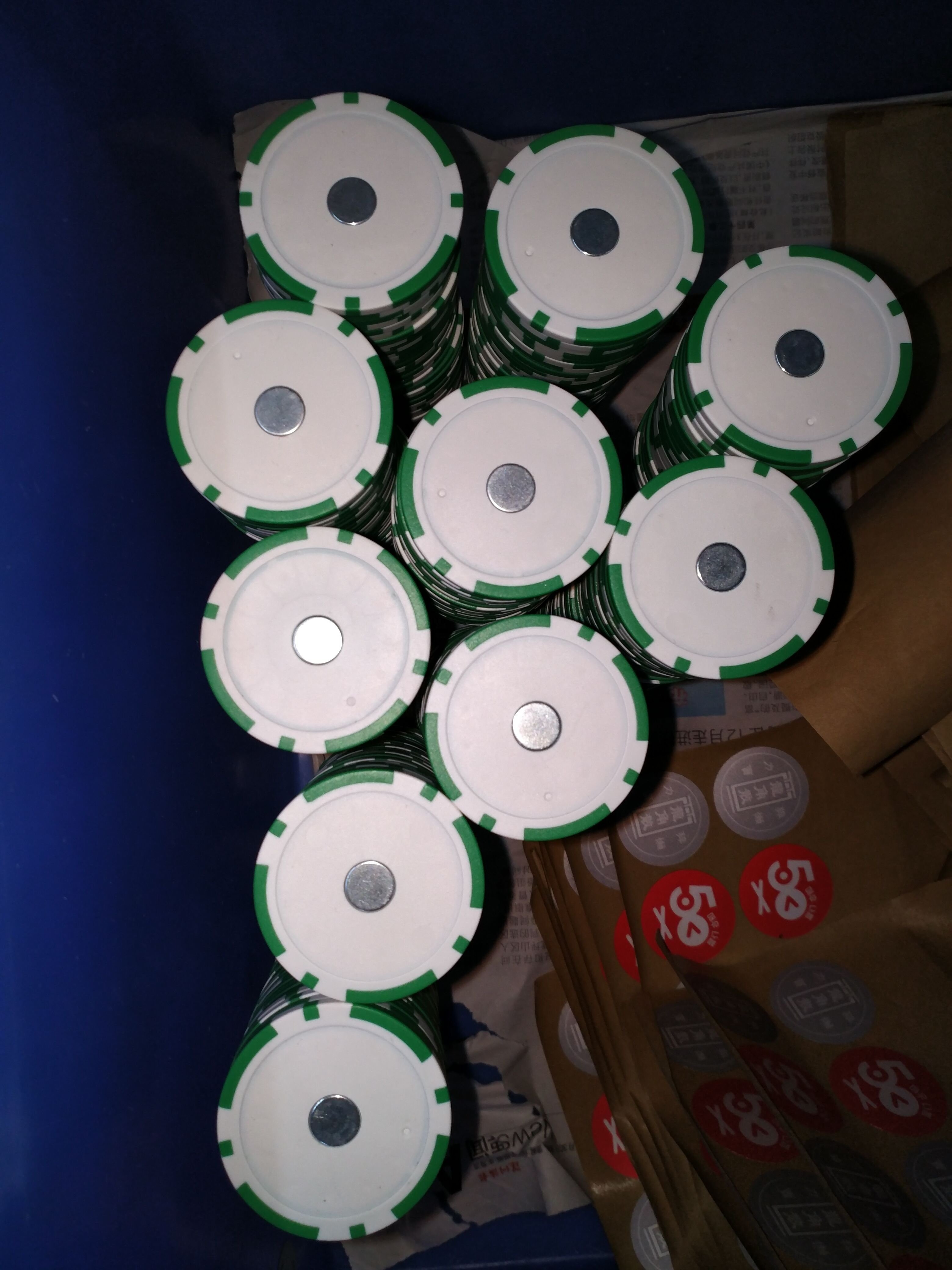 Magnet poker chip golf ball markers with magnet insert