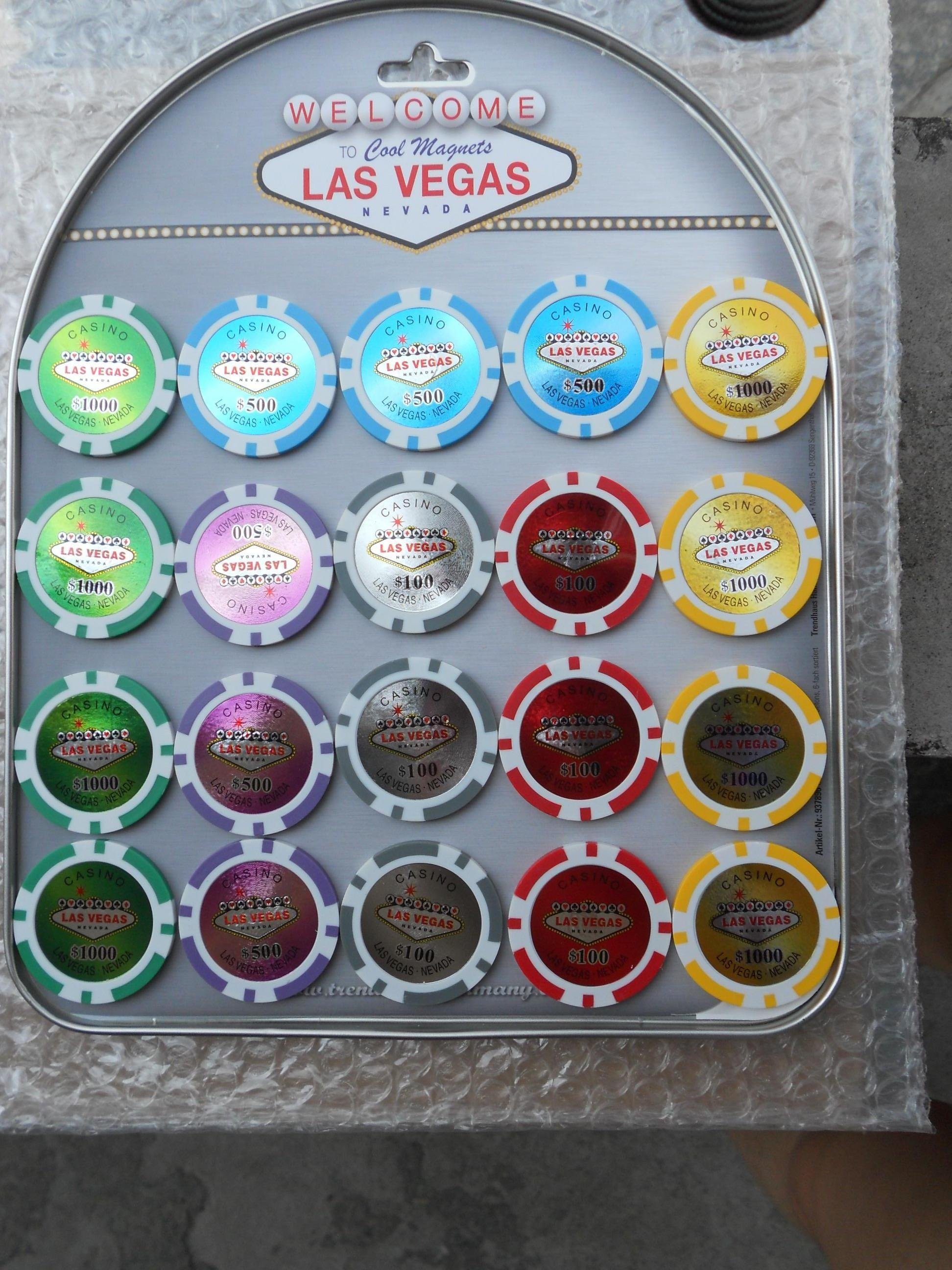 Magnet poker chip golf ball markers with magnet insert