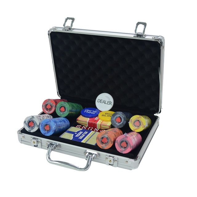 High Quality Clay Poker Chips Set with Black Round Corner Aluminium Case chips set
