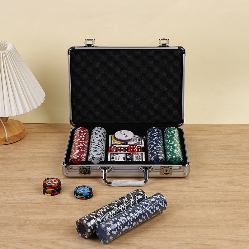 Hot Sale Red Aluminum 300 Piece Poker Set Chips 300 Pcs Case Red Case Dices Game Set For Casino
