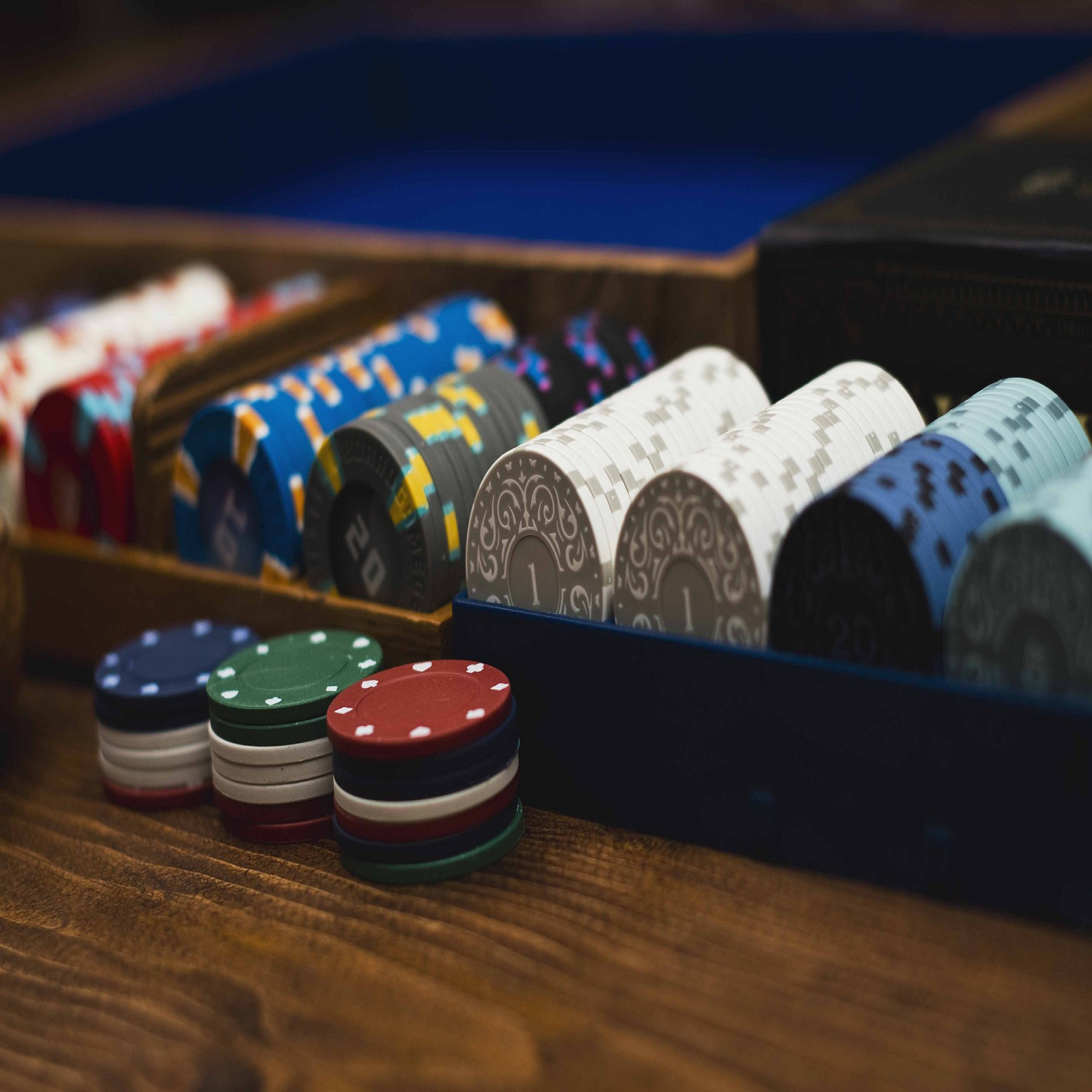 Factory Wholesale Design Ept Clay Ceramic Poker Chips Set With Custom Logo