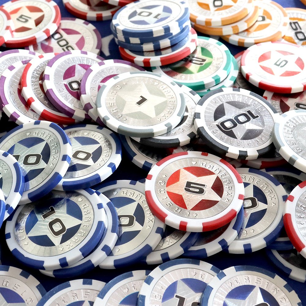 Factory supply 500 clay poker chip set with silver aluminum case set include accessories for gambling game