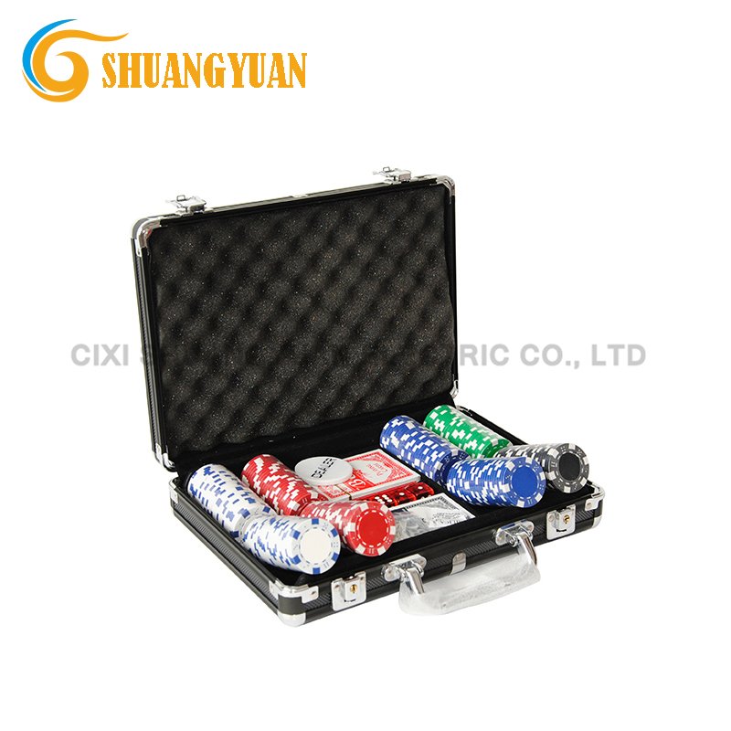 200pcs Poker Chip Set With Black Color Aluminum Case