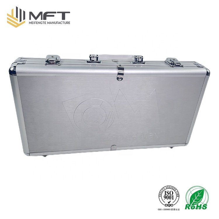 MAC026 NEW molded high end pure aluminum LOGO integrated silver case with dividers for 300 pieces poker chips
