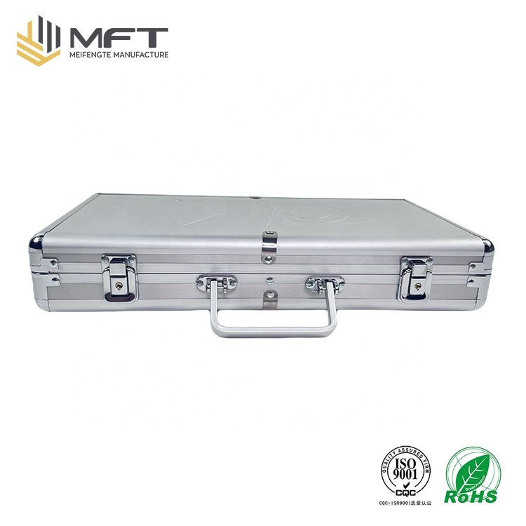 MAC026 NEW molded high end pure aluminum LOGO integrated silver case with dividers for 300 pieces poker chips