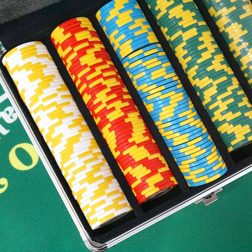 Custom 300 500 1000pc Clay poker Chip Set Silver Aluminum Case Includes Dice Playing Cards and other casino accessories chip set