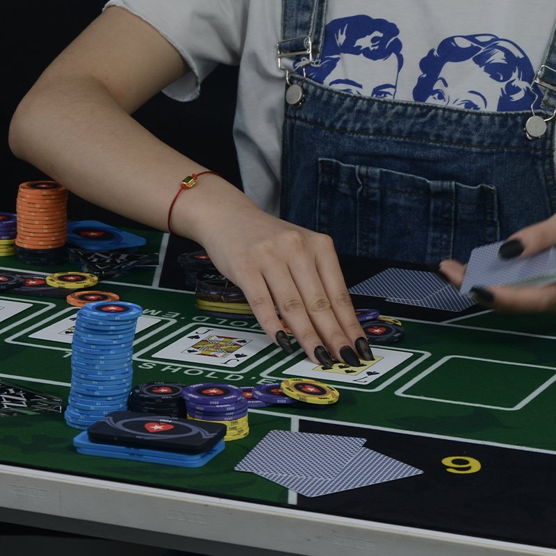 Acrylic Pressing Poker Button Dealer All In Black and Double-Sided Casino Accessories Poker Cards Guard Factory Supply 1PCS
