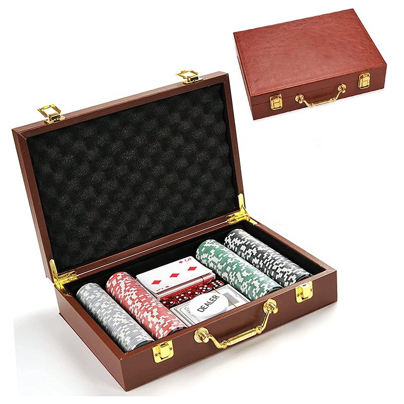 Poker Chip Set 200pcs Chips with Carrying Leather Case, Cards board poker chip game set