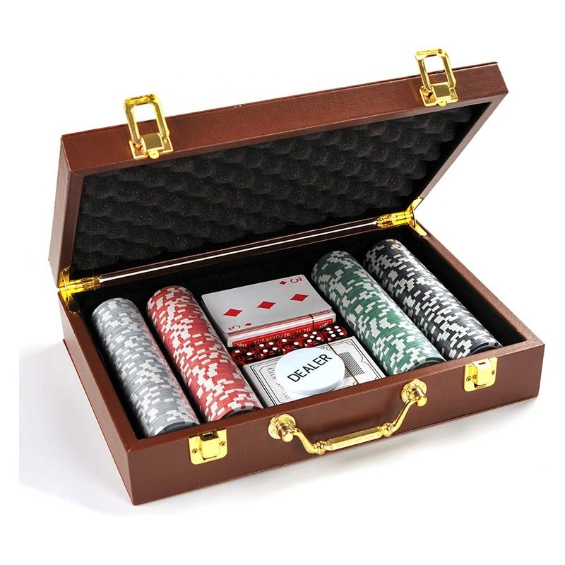 Poker Chip Set 200pcs Chips with Carrying Leather Case, Cards board poker chip game set