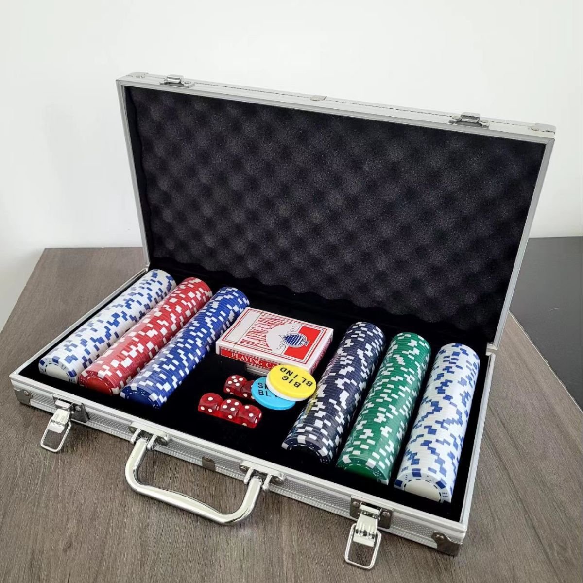 300 Pieces Poker Chips Abs+Iron Sheet Poker Chips Set 39*3mm 11.5g Baccarat Texas Hold'Em Game