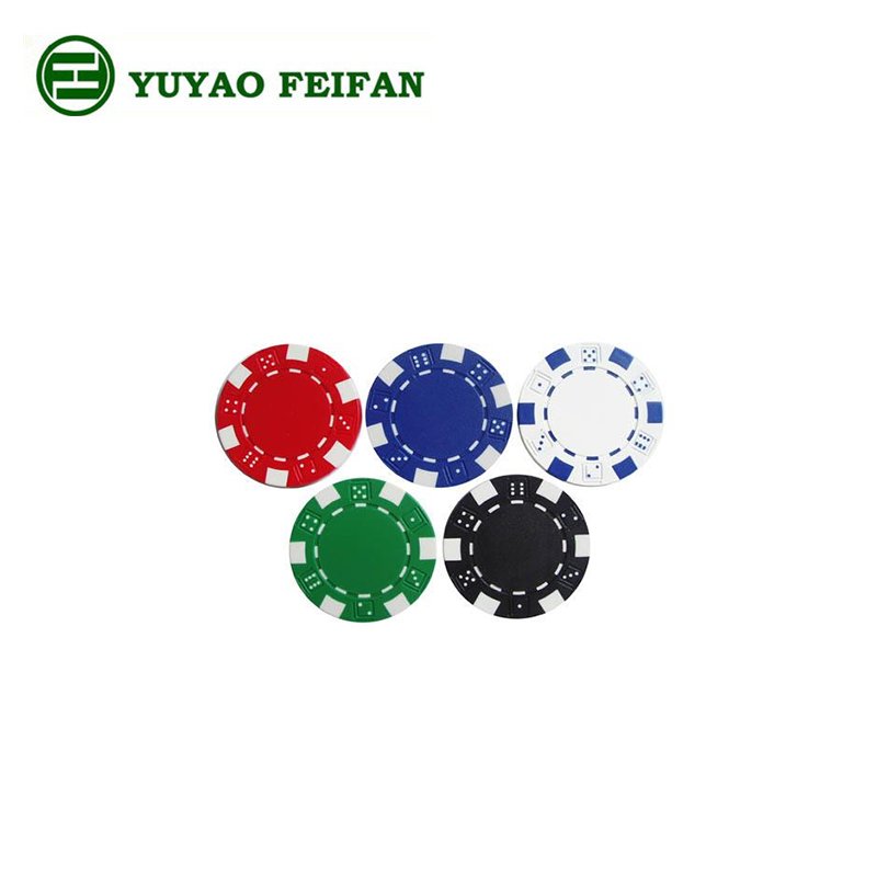 500pcs poker chips set and aluminum rounded corners case have 5 dices