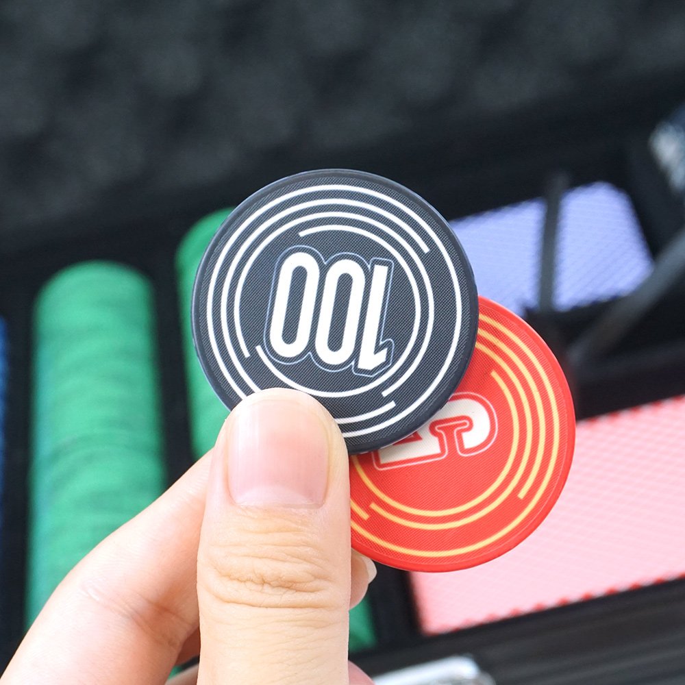 Customized Ceramic Chip Set 300 500pcs for Casino Poker Room Bar Portable Black Aluminum Box Casino Chip Set