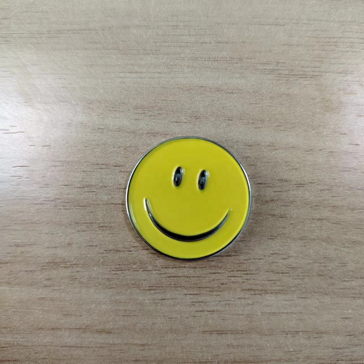 Manufacture Smile Face Golf Ball Marker Custom Logo Metal Golf Ball Markers Golf Divot Repair Tool Accessories