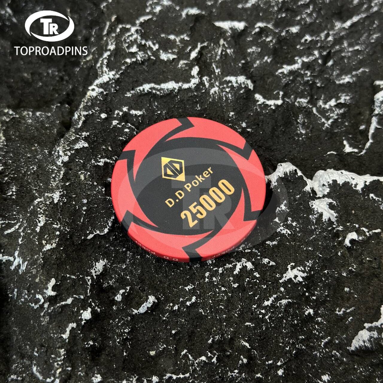 Free design and sample 10g ceramic poker chips tournament 39mm custom logo from China manufacturers for casino poker game