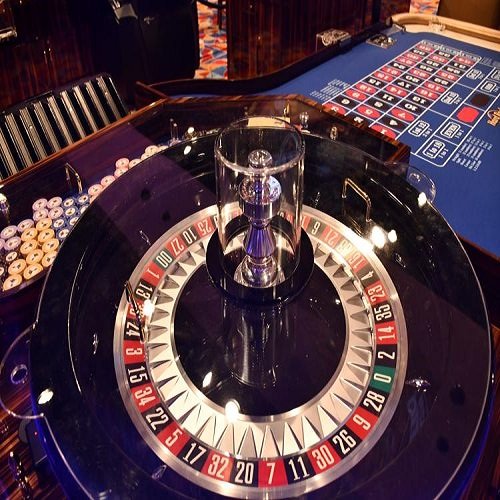 Fully Customisable High quality Roulette Table Wooden Casino Roulette Game Table De Roulette different quality wheels available