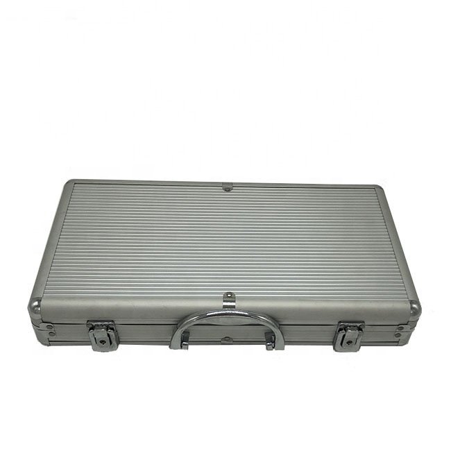 Factory Direct Supply of 300pcs 14 Gram Clay Poker Chips Sets Ultimate With Silver Aluminum Case